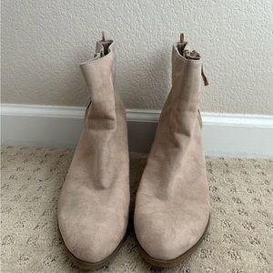 Old Navy Taupe Ankle Boots Size 9